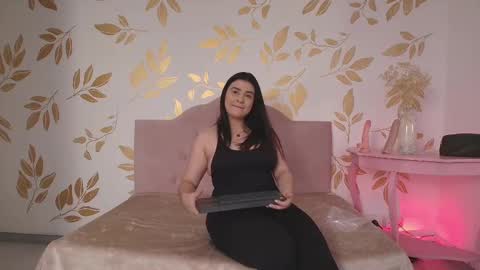 Lauren Anika online show from January 15, 2025, 11:43 am