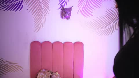 Lauren Anika online show from February 7, 2025, 2:29 am