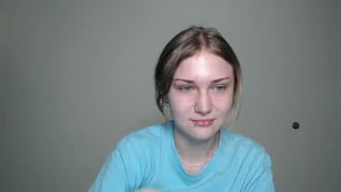 Snapshot of anisiaaa_lovesyou chatting on September 24, 2025, 7:17 pm Anisia online show from September 24, 2025, 7:17 pm