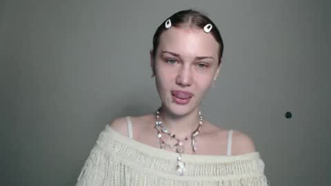Snapshot of anisiaaa_lovesyou chatting on October 3, 2025, 5:21 pm Anisia online show from October 3, 2025, 5:21 pm
