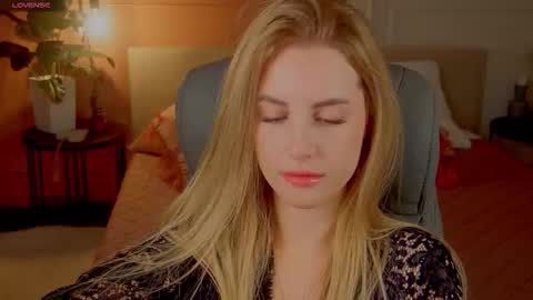 Anita online show from October 1, 2025, 1:22 am