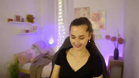 Anita Grey online show from November 2, 2025, 9:06 pm