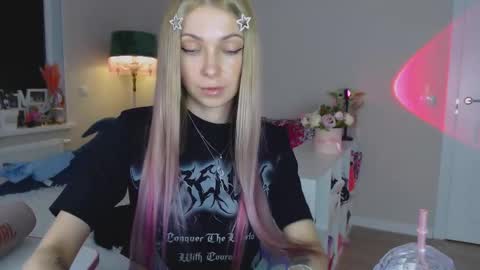 anita_moon_ online show from October 23, 2025, 2:16 pm