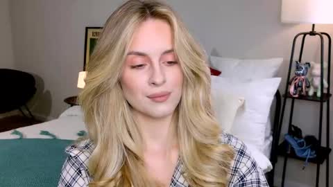 Anita online show from October 19, 2025, 1:45 pm