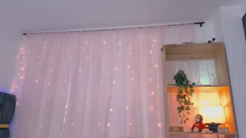 anitaglow online show from September 28, 2025, 4:34 pm