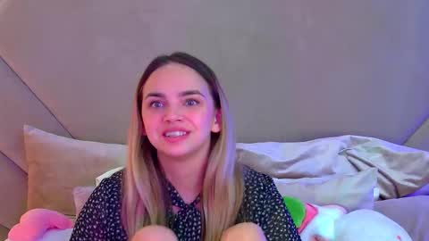 AnitaVenture online show from October 11, 2025, 4:33 am