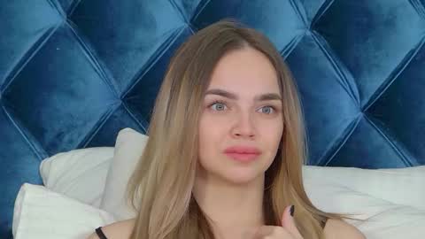 AnitaVenture online show from November 5, 2025, 4:56 am