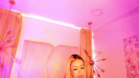 Anittatoro  online show from November 9, 2025, 6:28 pm