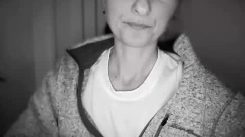 Anje online show from October 25, 2025, 8:14 pm