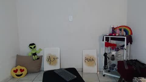 Hello My name is NaiaraPv is OPEN online show from October 15, 2025, 10:43 pm