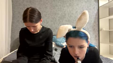 AnmiXHot online show from November 24, 2025, 4:01 am