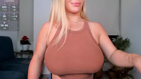 Snapshot of ann__w chatting on January 9, 2025, 1:08 am Ann online show from January 9, 2025, 1:08 am