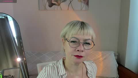 ann_annise online show from April 9, 2026, 1:27 am