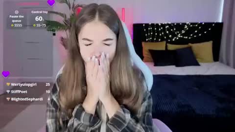 ann_woood online show from July 27, 2026, 3:08 pm
