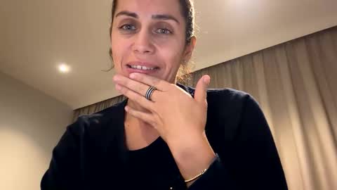 Anna online show from November 5, 2025, 8:20 pm