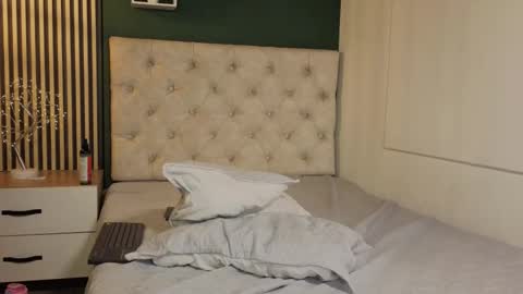 anna_beneet online show from September 24, 2025, 3:10 am