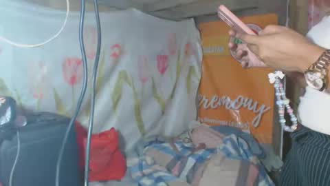 anna_leah online show from November 12, 2025, 4:57 am