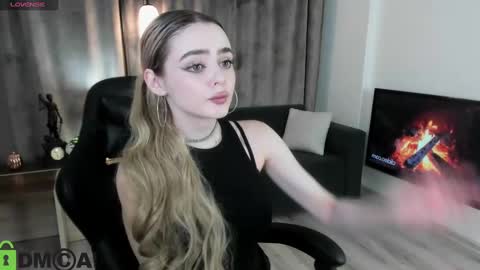 Anna online show from December 11, 2024, 3:26 pm