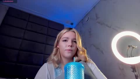 Anna online show from October 27, 2025, 1:31 am