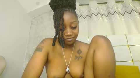 Annabel online show from November 2, 2025, 7:05 pm