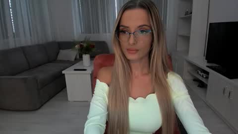 Snapshot of annaise_ chatting on November 9, 2025, 12:14 pm annaise online show from November 9, 2025, 12:14 pm