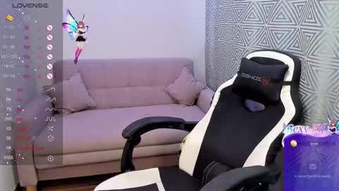 im Sophie  online show from December 14, 2025, 11:26 am