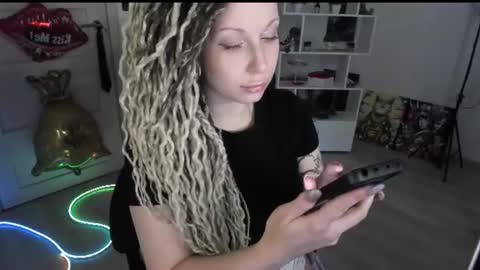Anna online show from July 17, 2026, 1:01 am