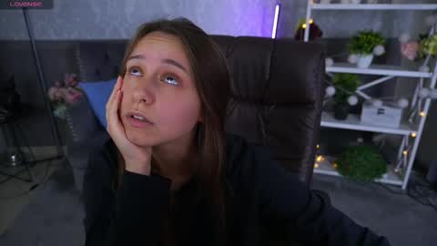 Anna online show from October 8, 2025, 7:55 pm