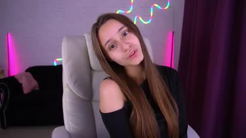 Anna online show from November 12, 2025, 1:33 pm