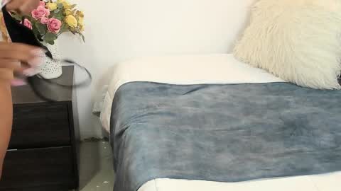 Anna Rosse online show from April 4, 2026, 12:02 pm