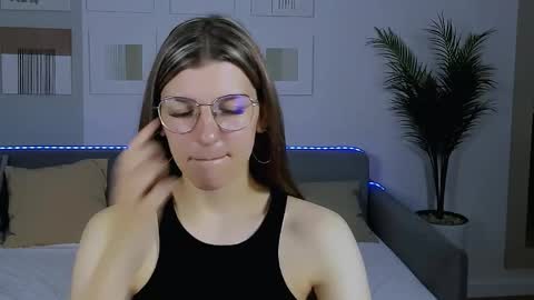 Im Anna online show from May 24, 2026, 4:28 am