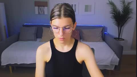 Im Anna online show from May 26, 2026, 3:13 am