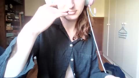 annavie online show from October 19, 2025, 12:33 am