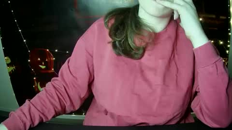 Bella online show from October 7, 2025, 5:10 pm