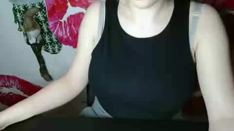 Bella online show from November 18, 2025, 7:07 pm