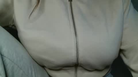 Bella online show from April 16, 2026, 4:08 pm