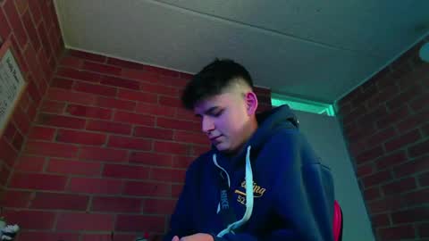 anndrewx_ online show from May 29, 2026, 1:36 am
