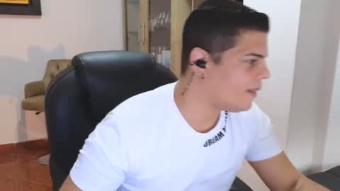 Anndy Hardy online show from November 12, 2025, 9:03 pm