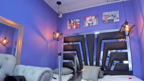 Anne online show from October 14, 2025, 7:58 pm