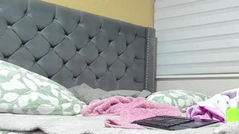       online show from April 4, 2026, 11:02 pm