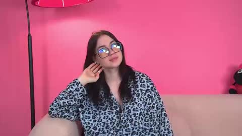 Snapshot of anneavery chatting on October 18, 2025, 8:37 am Anne online show from October 18, 2025, 8:37 am