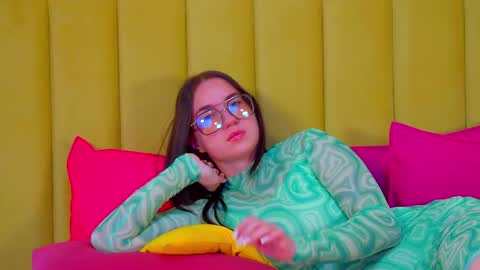 Snapshot of anneavery chatting on October 22, 2025, 6:57 am Anne online show from October 22, 2025, 6:57 am