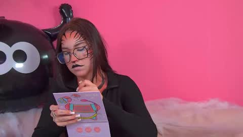 Snapshot of anneavery chatting on October 25, 2025, 7:16 am Anne online show from October 25, 2025, 7:16 am