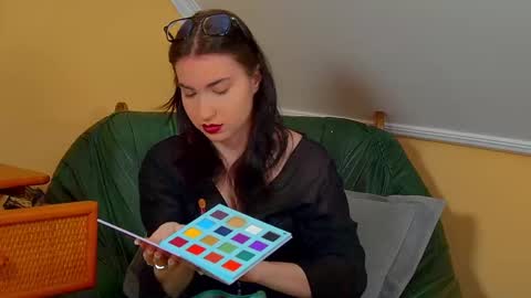 Snapshot of anneavery chatting on October 28, 2025, 7:01 am Anne online show from October 28, 2025, 7:01 am