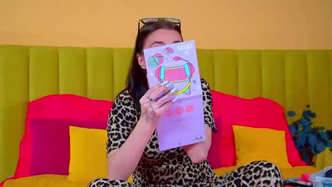 Snapshot of anneavery chatting on November 19, 2025, 6:46 am Anne online show from November 19, 2025, 6:46 am