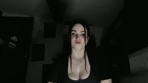 annebellee69 online show from January 7, 2026, 8:44 pm
