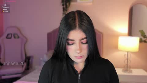 Anne  online show from February 5, 2025, 12:27 pm