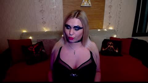 Snapshot of annessixreign chatting on January 2, 2025, 12:13 am AnnessixReign online show from January 2, 2025, 12:13 am