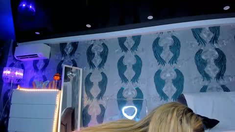 Ana online show from November 15, 2025, 4:43 am