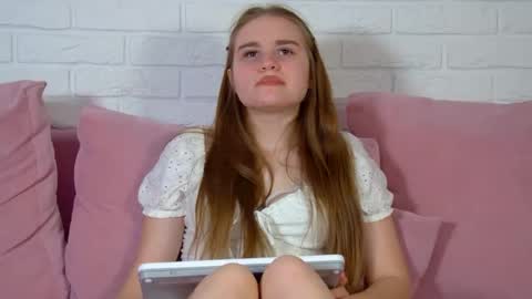 Snapshot of annetbennette chatting on July 15, 2026, 5:02 am AnnetBennette online show from July 15, 2026, 5:02 am